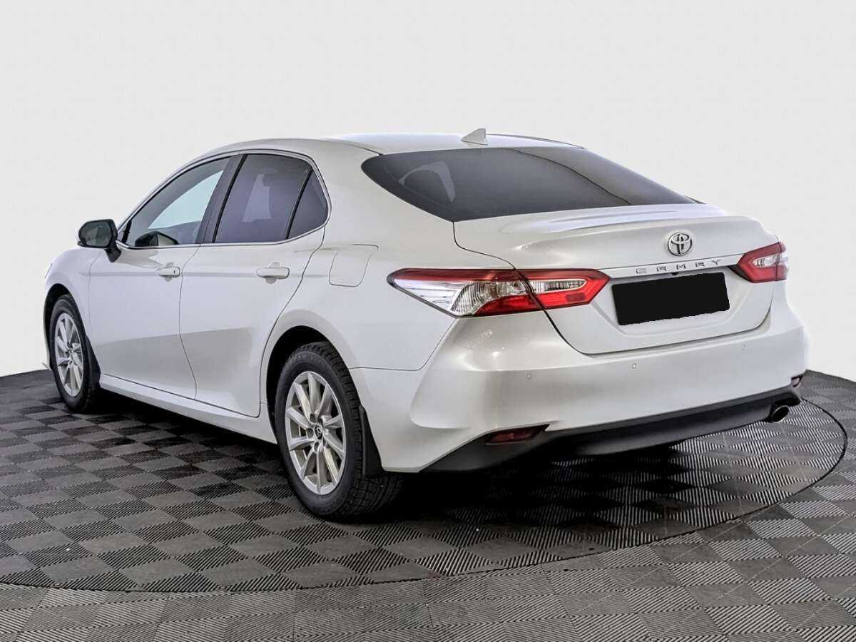 Toyota Camry с пробегом — 2022 год. Фото: #6