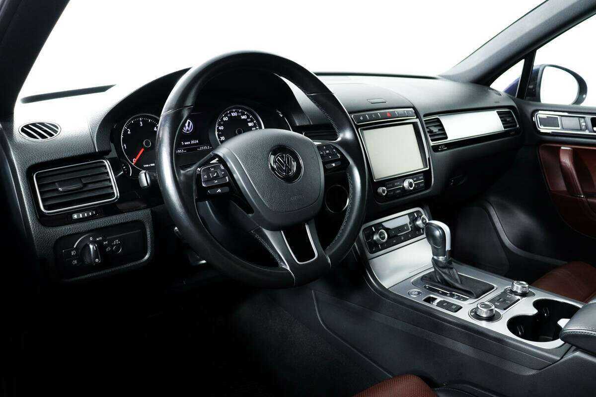 Volkswagen Touareg с пробегом — 2016 год. Фото: #12
