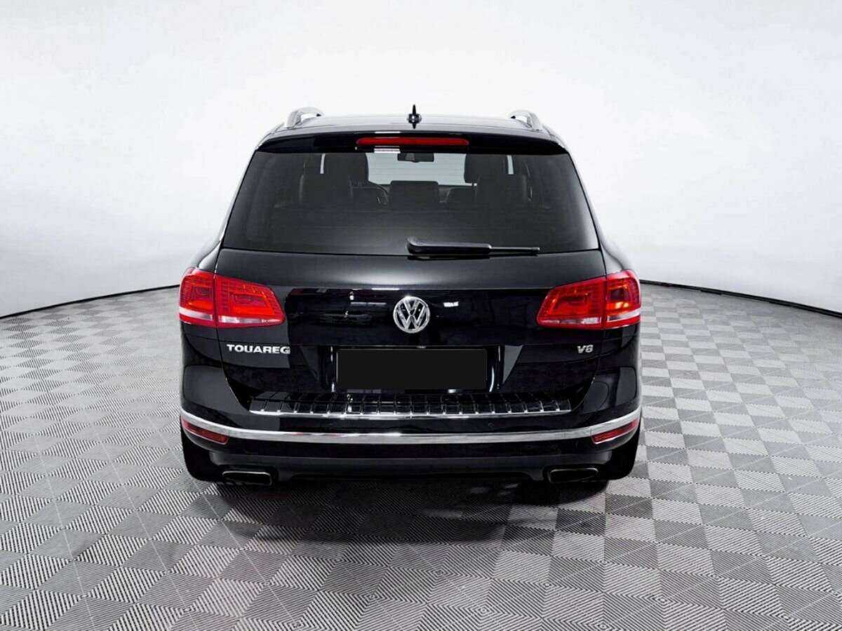 Volkswagen Touareg с пробегом — 2015 год. Фото: #4