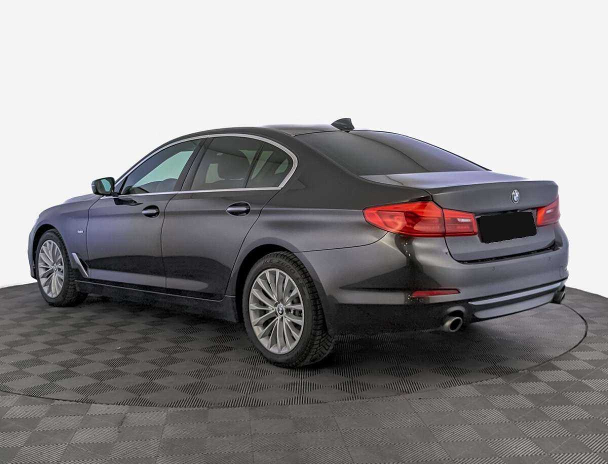 BMW 5 серии с пробегом — 2017 год. Фото: #6