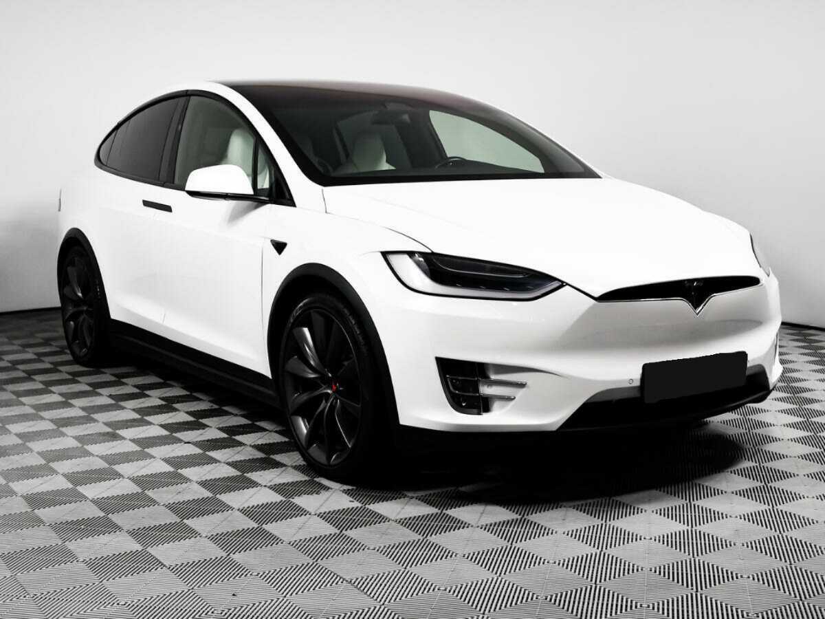 Tesla Model X с пробегом — 2018 год. Фото: #1