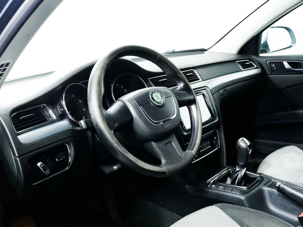 Skoda Superb с пробегом — 2008 год. Фото: #12