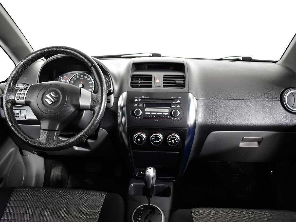 Suzuki SX4 с пробегом — 2008 год. Фото: #11
