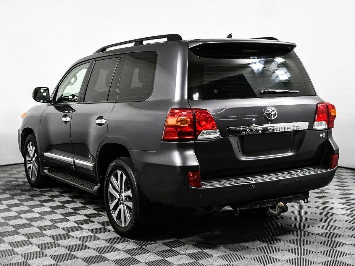 Toyota Land Cruiser с пробегом — 2015 год. Фото: #6