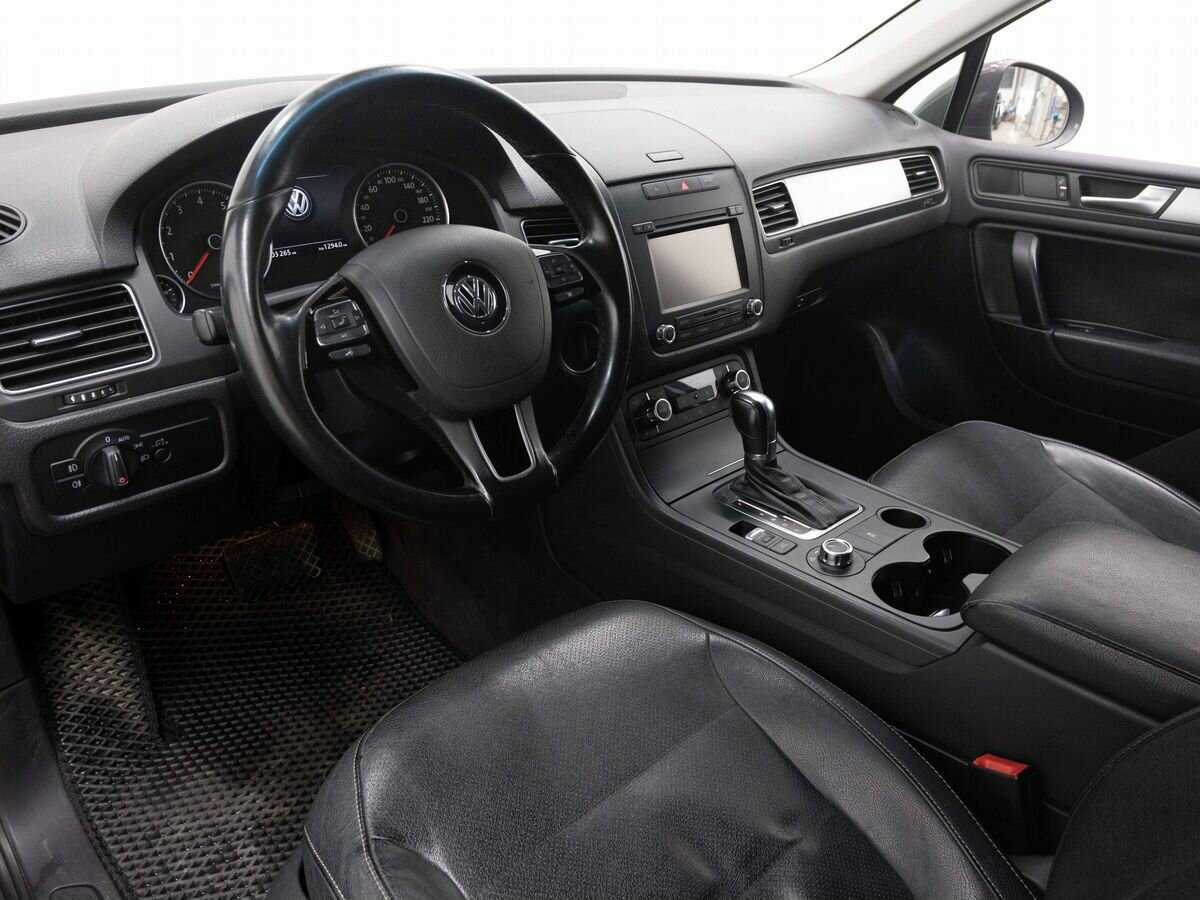 Volkswagen Touareg с пробегом — 2011 год. Фото: #8