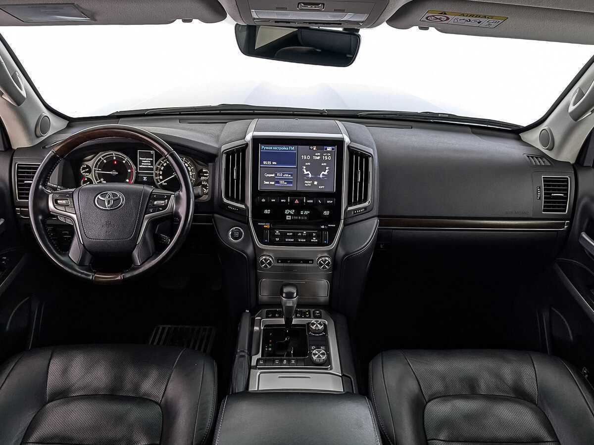 Toyota Land Cruiser с пробегом — 2018 год. Фото: #13
