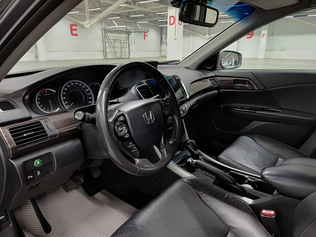 Honda Accord с пробегом — 2016 год. Фото: #15