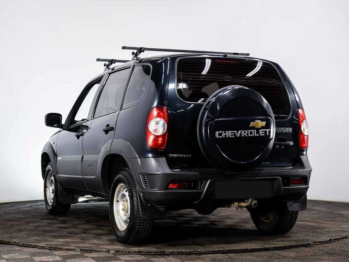 Chevrolet Niva с пробегом — 2012 год. Фото: #3