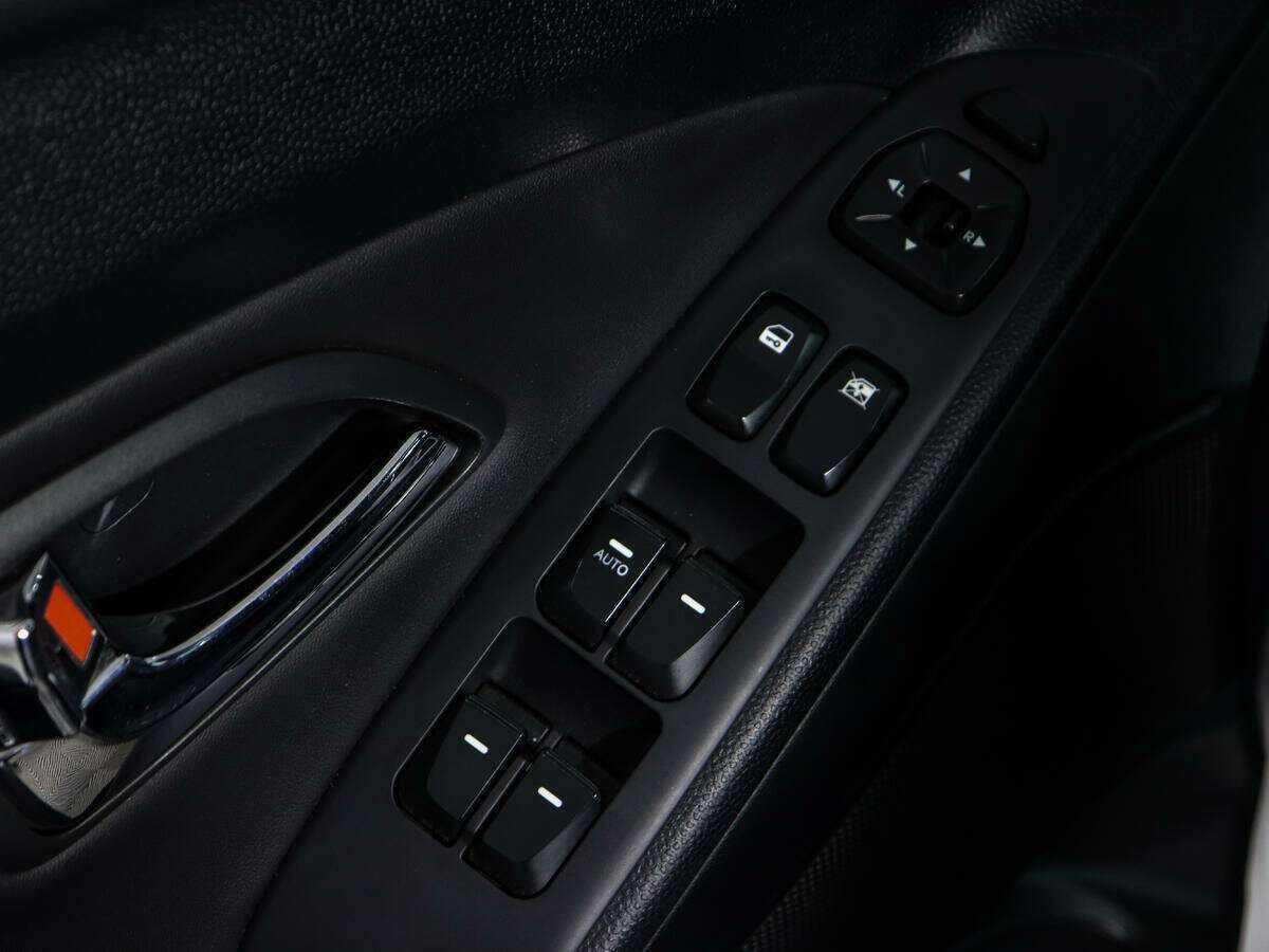 Hyundai ix35 с пробегом — 2011 год. Фото: #17
