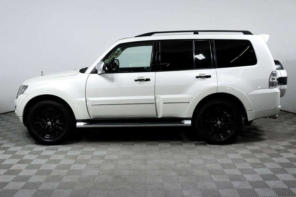 Mitsubishi Pajero с пробегом — 2019 год. Фото: #6