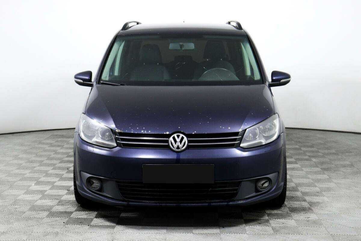 Volkswagen Touran с пробегом — 2012 год. Фото: #1