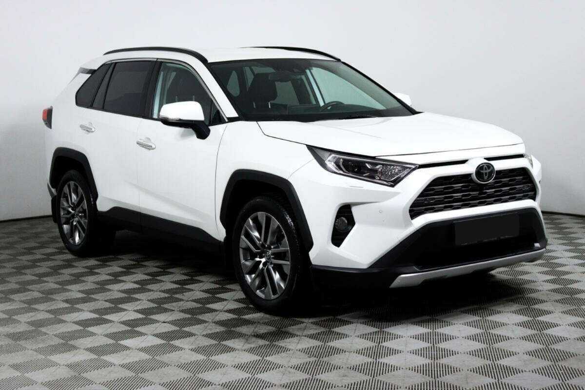 Toyota RAV4 с пробегом — 2020 год. Фото: #2