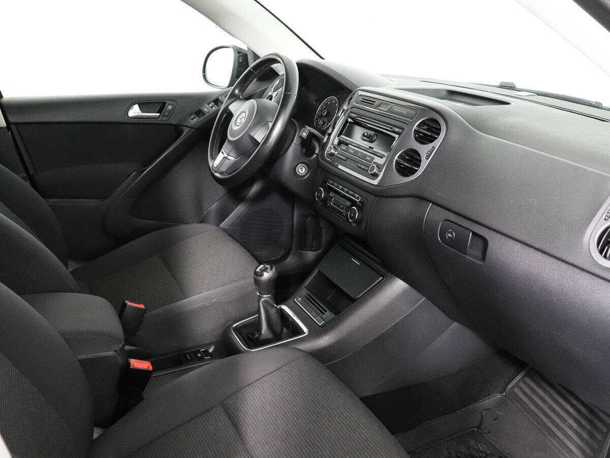 Volkswagen Tiguan с пробегом — 2011 год. Фото: #6