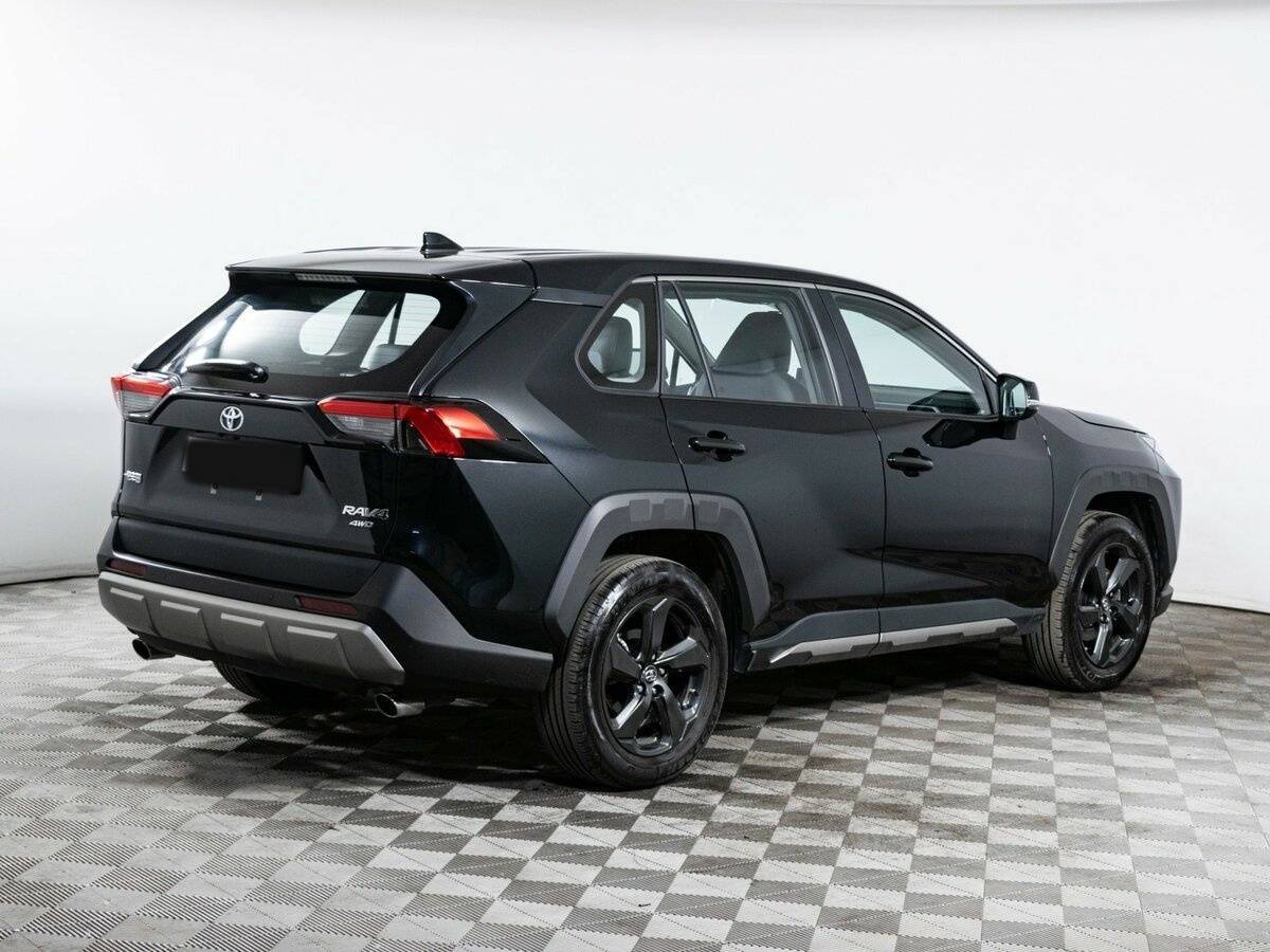Toyota RAV4 с пробегом — 2023 год. Фото: #4