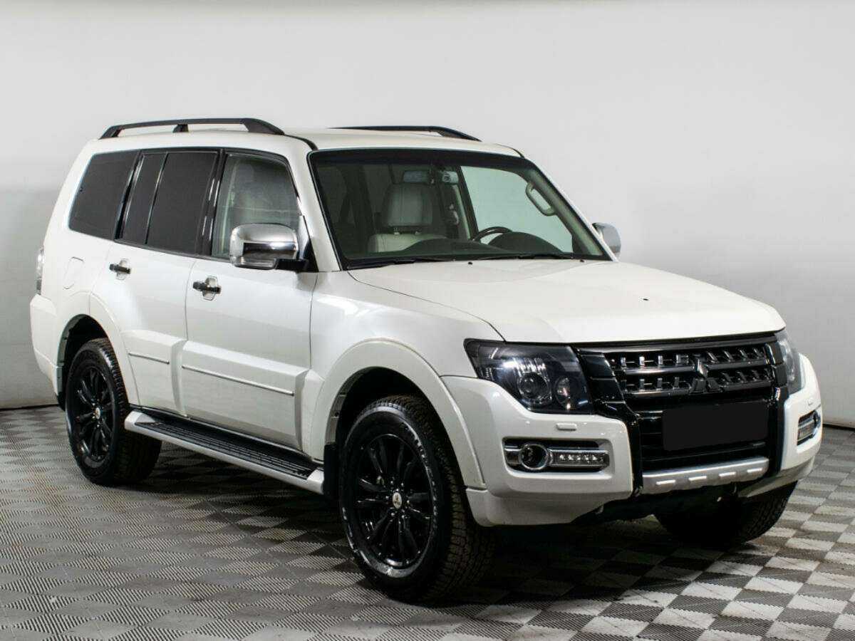 Mitsubishi Pajero с пробегом — 2019 год. Фото: #2