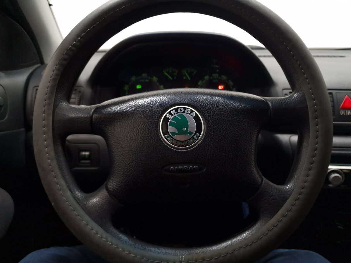 Skoda Octavia с пробегом — 2007 год. Фото: #12