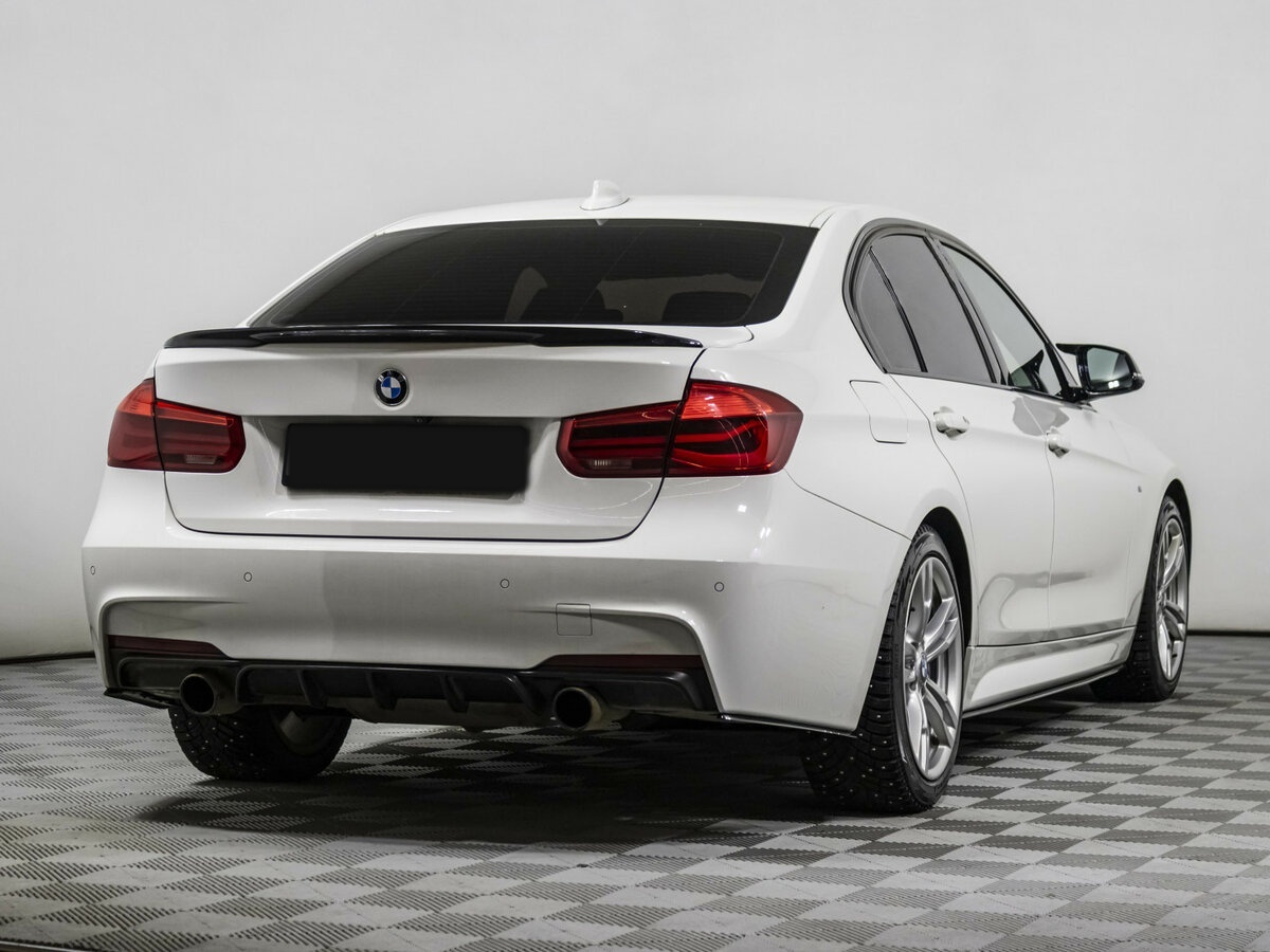 BMW 3 серии с пробегом — 2018 год. Фото: #3