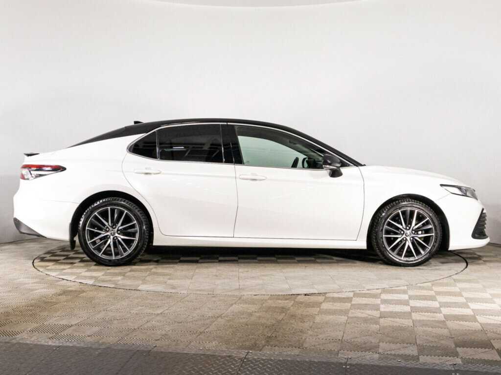 Toyota Camry с пробегом — 2021 год. Фото: #3