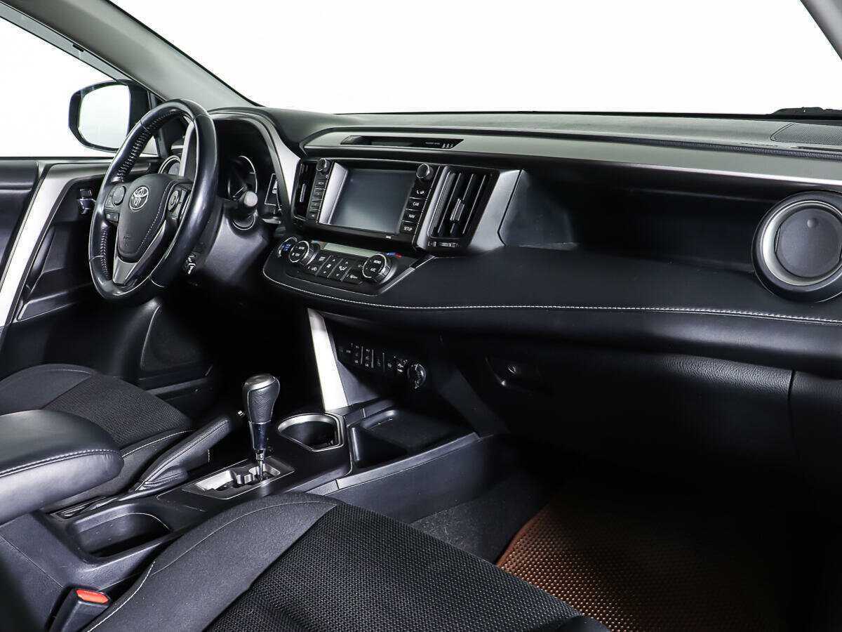 Toyota RAV4 с пробегом — 2019 год. Фото: #10
