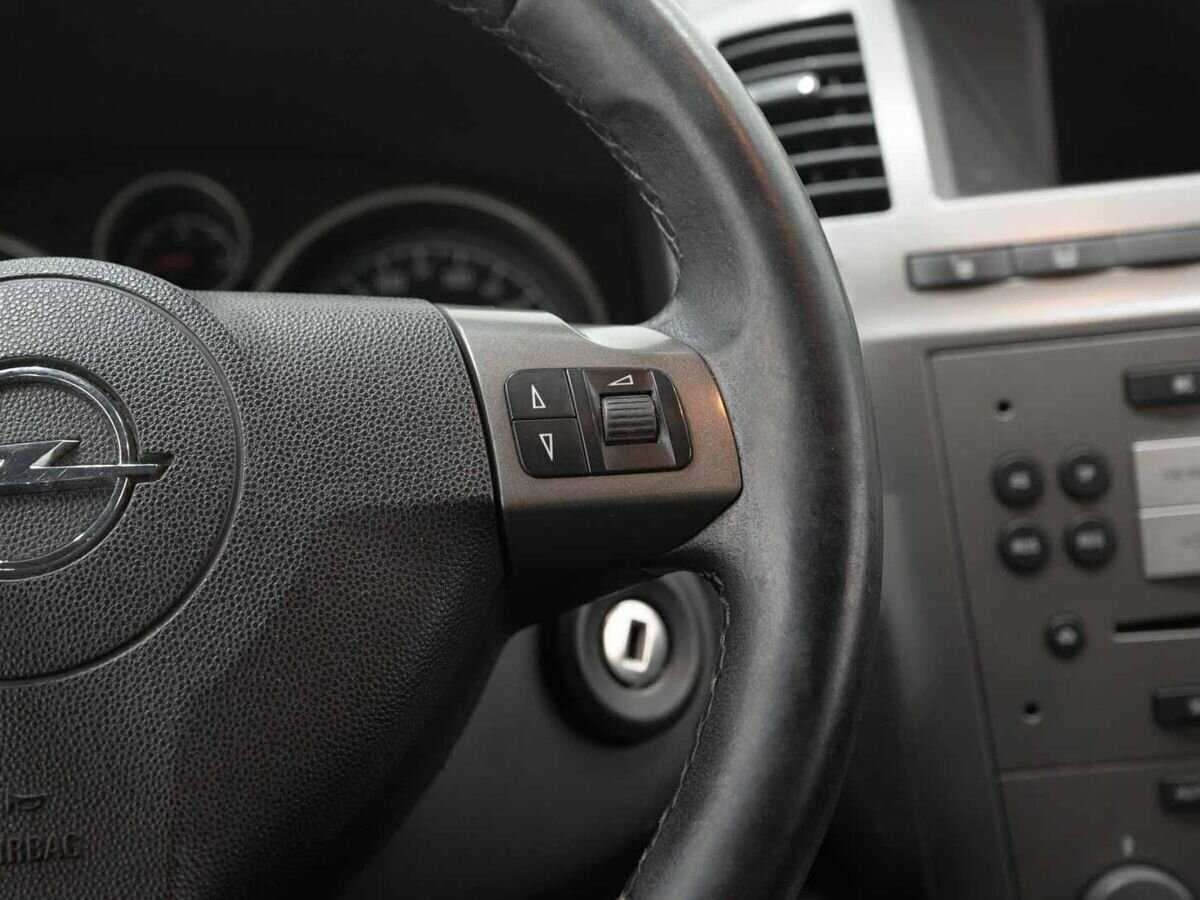 Opel Zafira с пробегом — 2007 год. Фото: #16