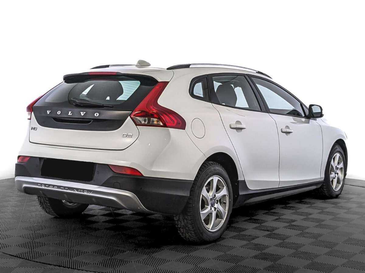 Volvo V40 Cross Country с пробегом — 2014 год. Фото: #4