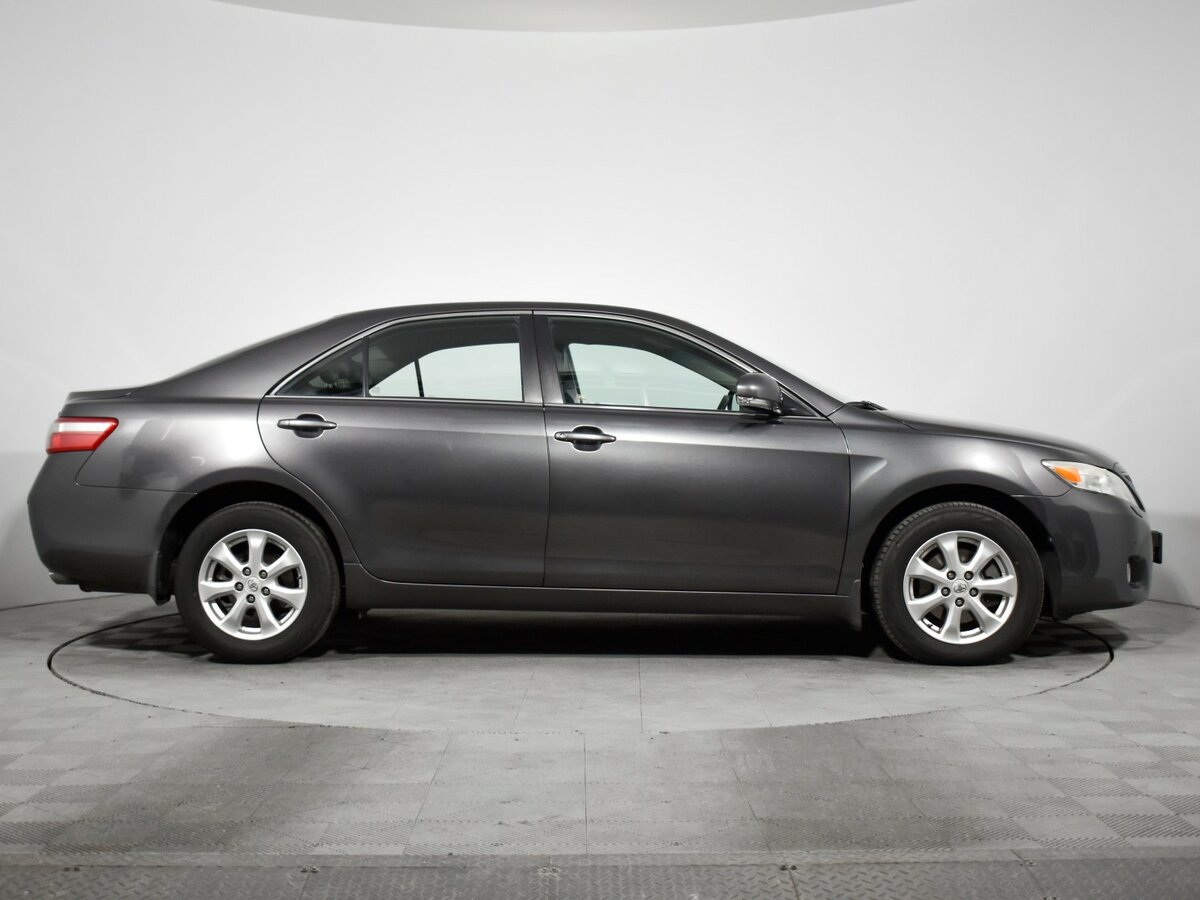 Toyota Camry с пробегом — 2010 год. Фото: #3