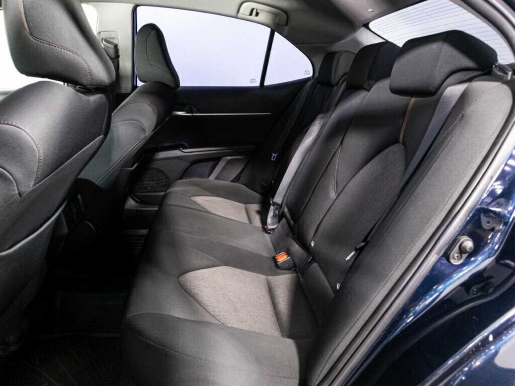 Toyota Camry с пробегом — 2019 год. Фото: #9