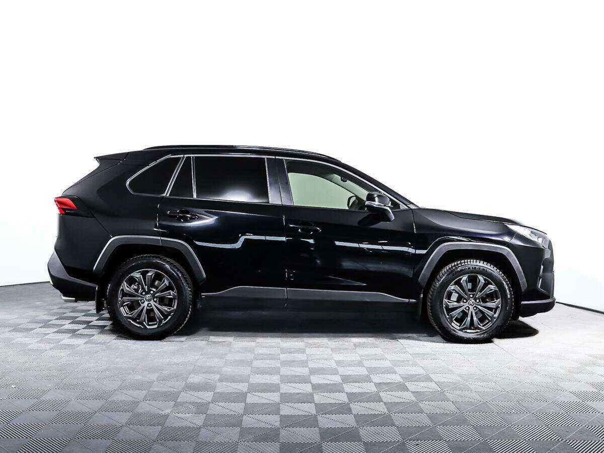 Toyota RAV4 с пробегом — 2022 год. Фото: #3