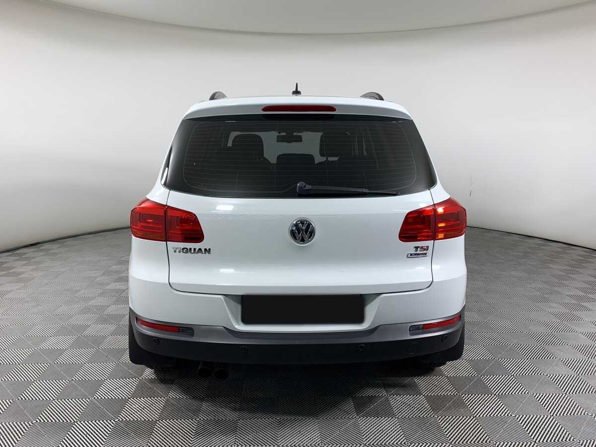 Volkswagen Tiguan с пробегом — 2015 год. Фото: #5