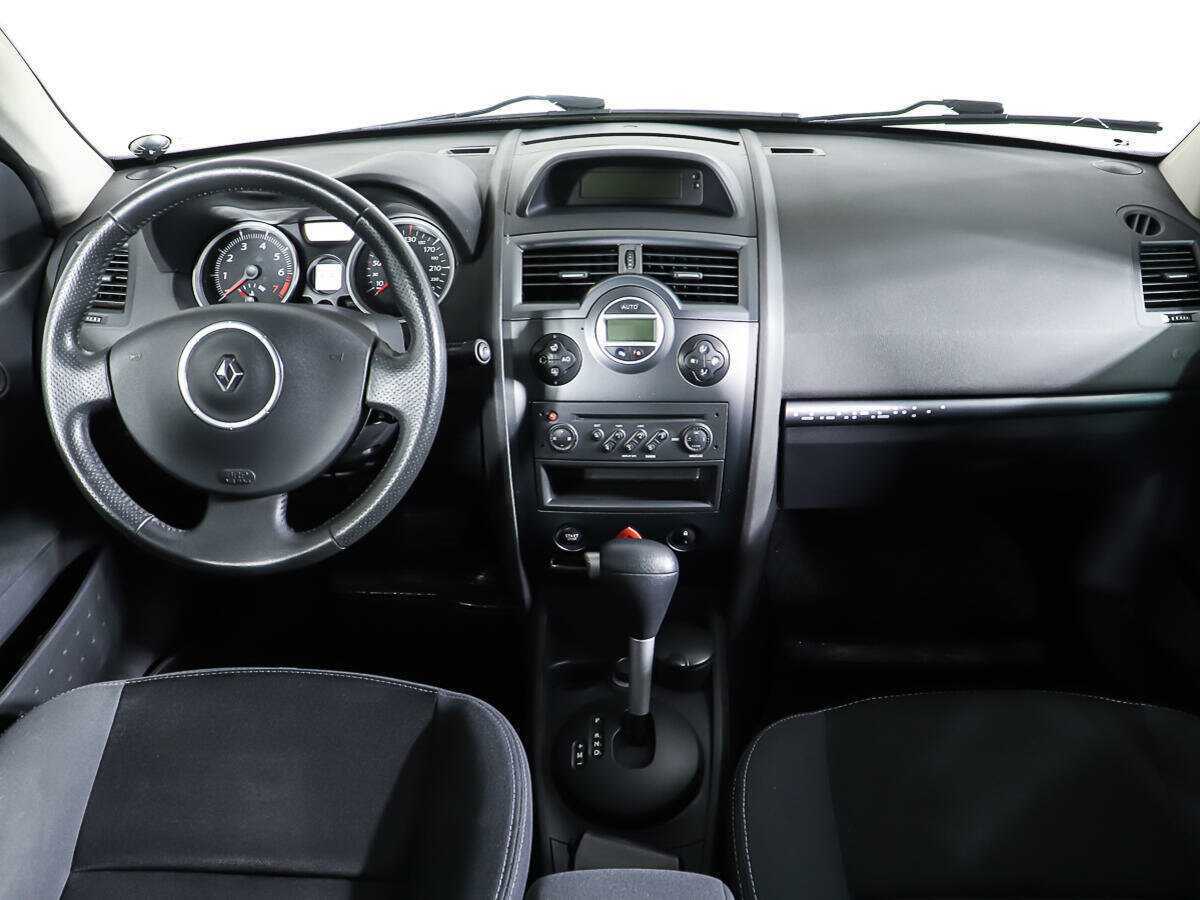 Renault Megane с пробегом — 2008 год. Фото: #10