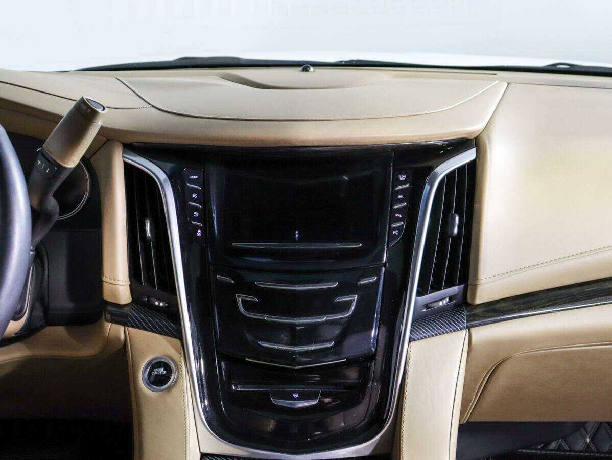 Cadillac Escalade с пробегом — 2018 год. Фото: #12