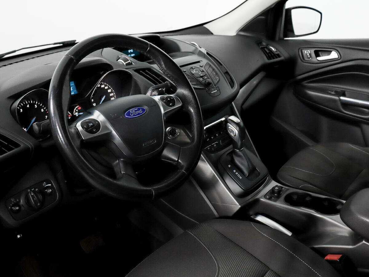 Ford Kuga с пробегом — 2015 год. Фото: #6