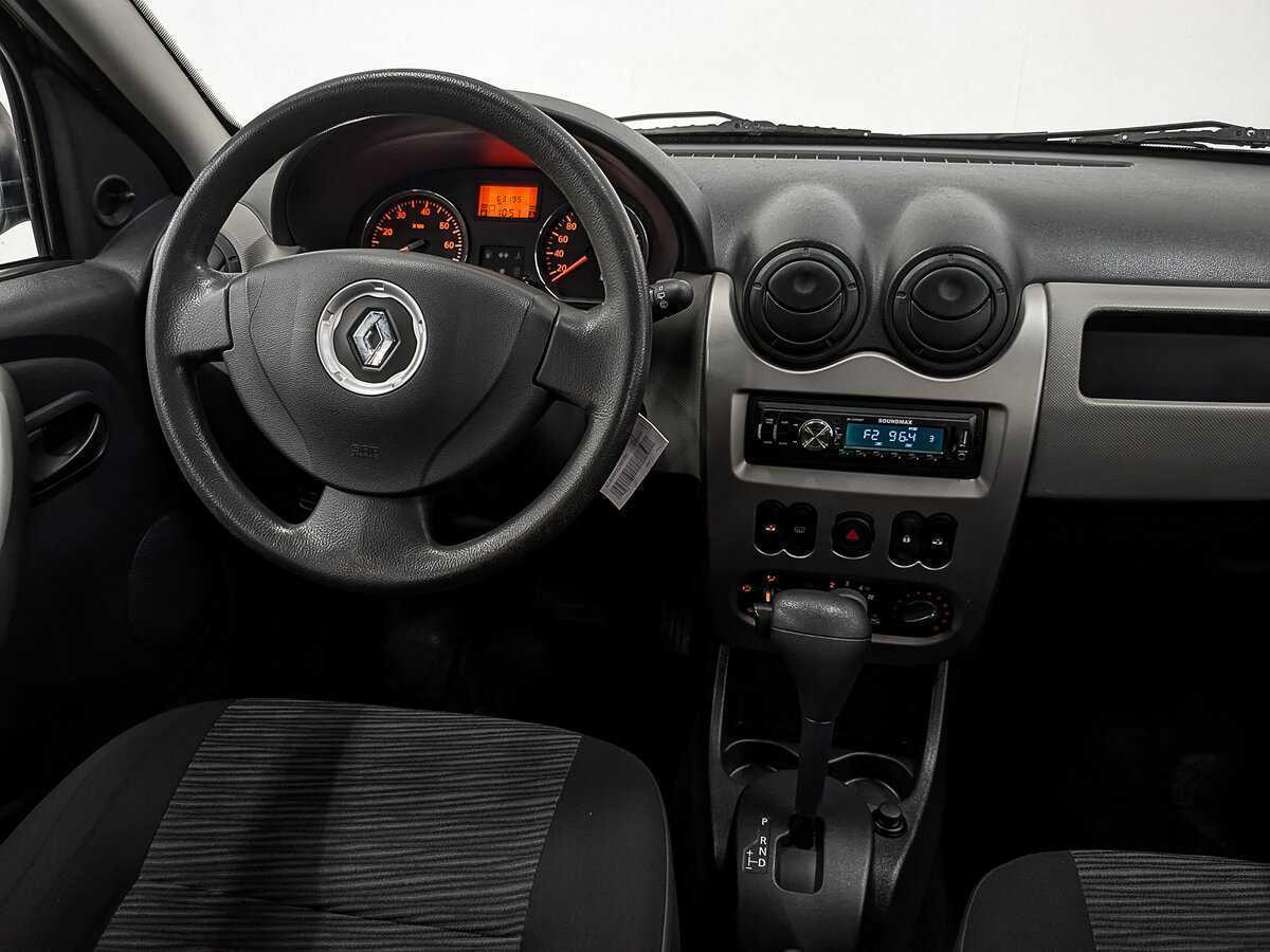 Renault Sandero с пробегом — 2012 год. Фото: #25