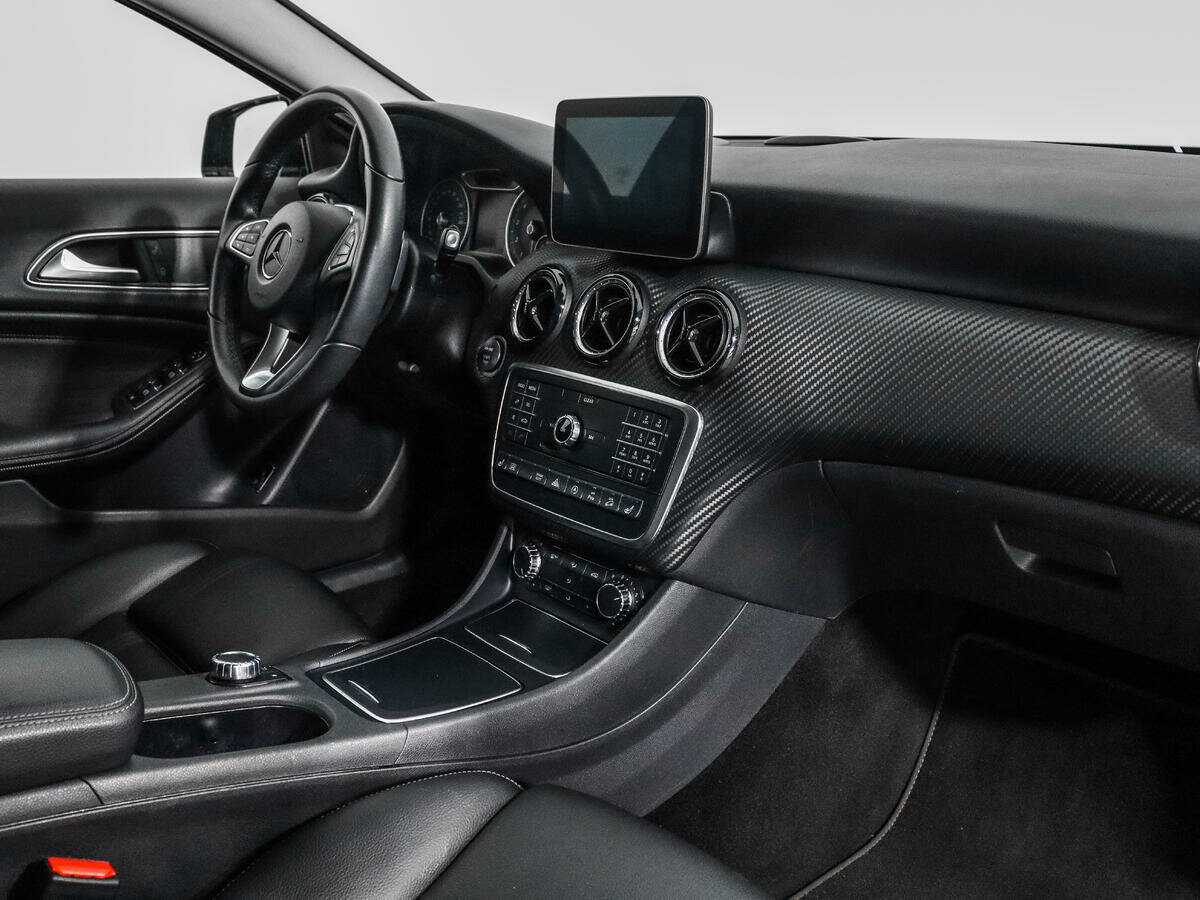 Mercedes-Benz GLA с пробегом — 2017 год. Фото: #11