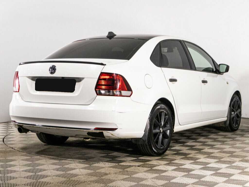 Volkswagen Polo с пробегом — 2015 год. Фото: #4