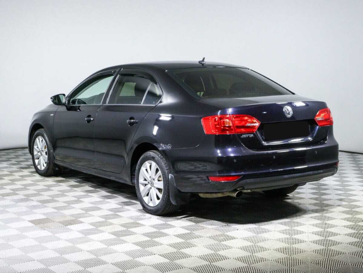 Volkswagen Jetta с пробегом — 2013 год. Фото: #5