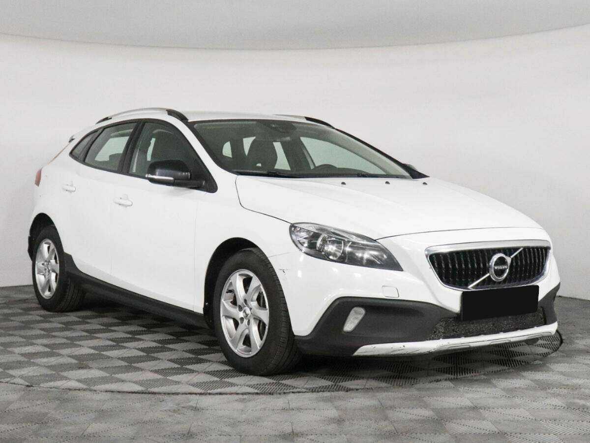 Volvo V40 Cross Country с пробегом — 2017 год. Фото: #2