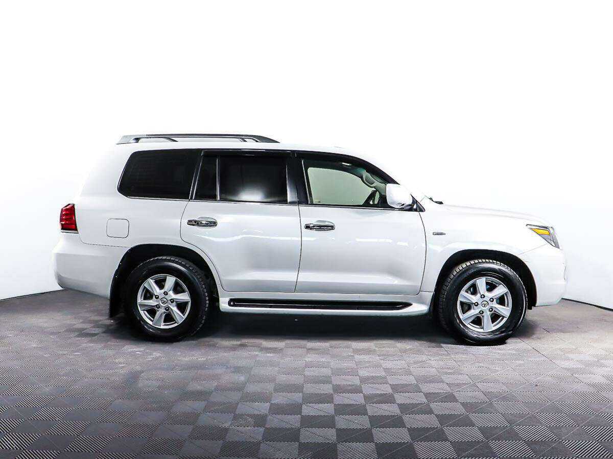 Lexus LX с пробегом — 2011 год. Фото: #3