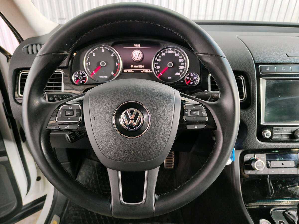Volkswagen Touareg с пробегом — 2018 год. Фото: #9