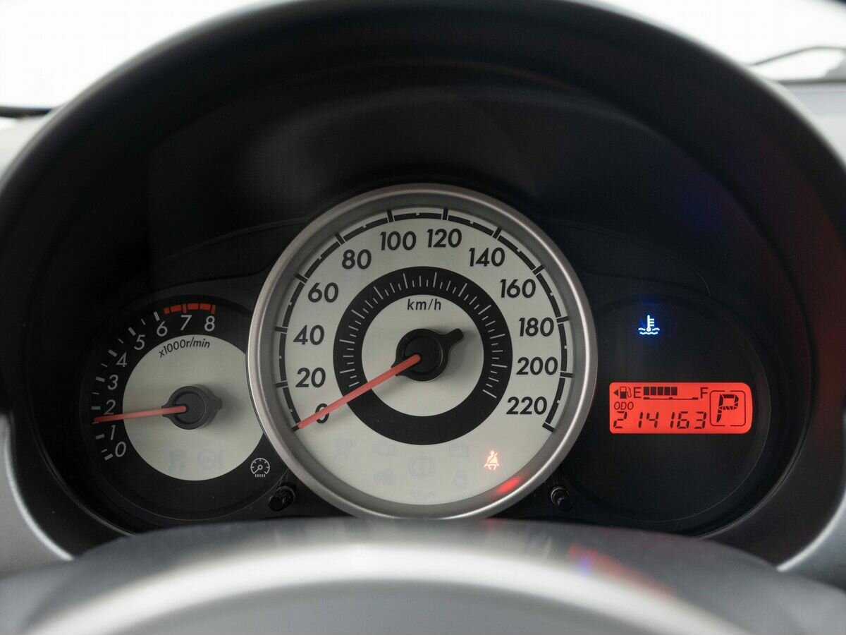 Mazda 2 с пробегом — 2009 год. Фото: #17