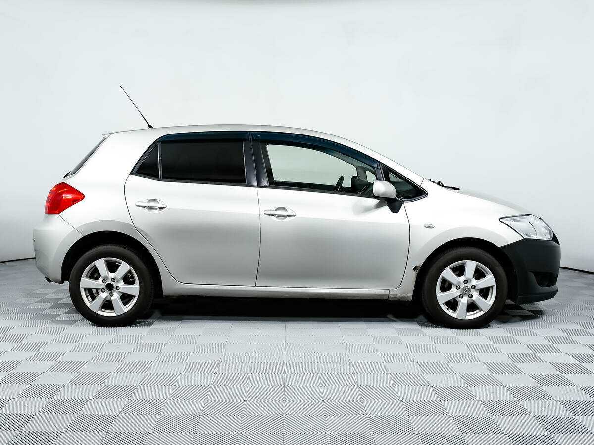 Toyota Auris с пробегом — 2008 год. Фото: #3