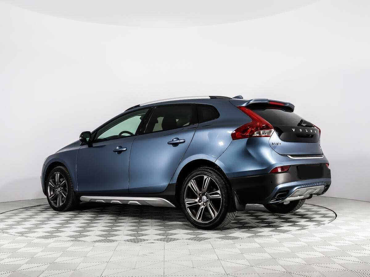 Volvo V40 Cross Country с пробегом — 2013 год. Фото: #4