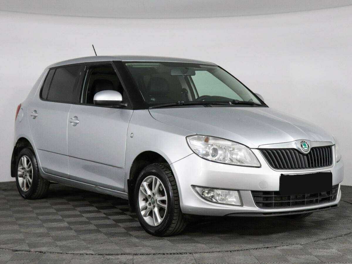 Skoda Fabia с пробегом — 2011 год. Фото: #1