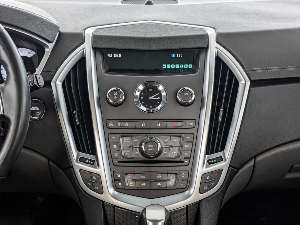 Cadillac SRX с пробегом — 2010 год. Фото: #12