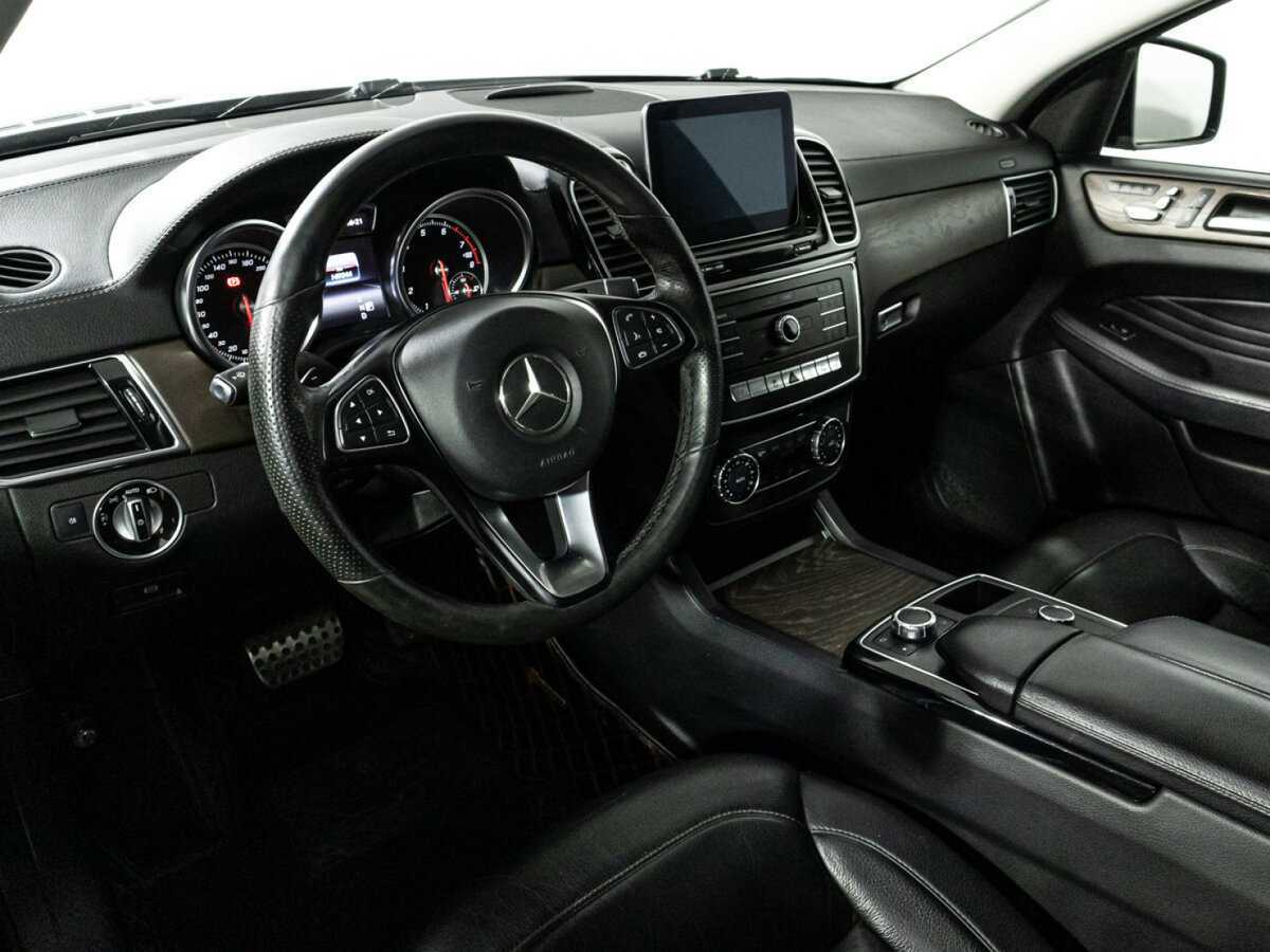 Mercedes-Benz GLE Coupe с пробегом — 2017 год. Фото: #10
