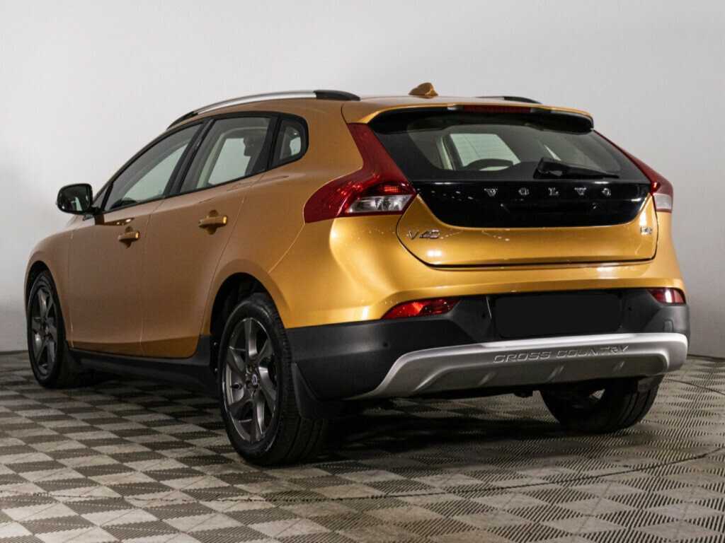 Volvo V40 Cross Country с пробегом — 2014 год. Фото: #6