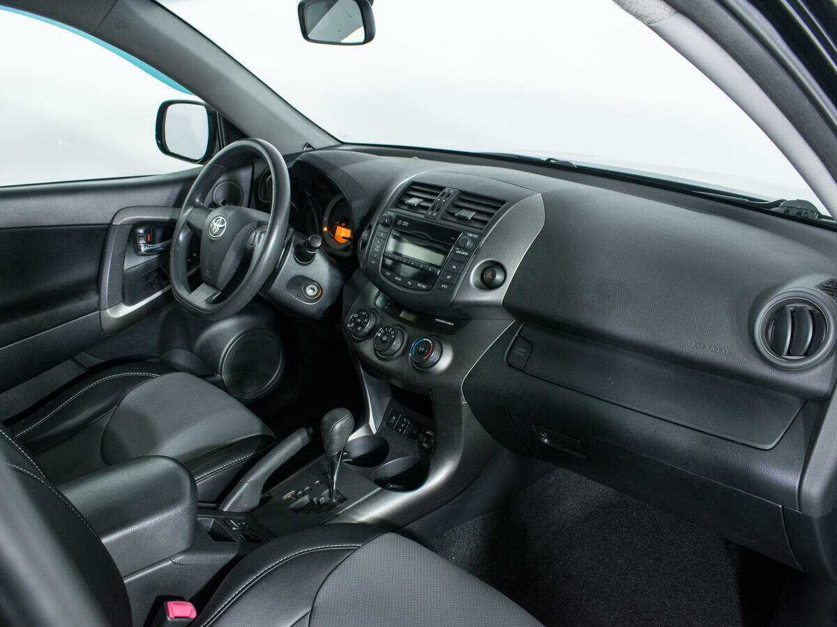 Toyota RAV4 с пробегом — 2011 год. Фото: #8