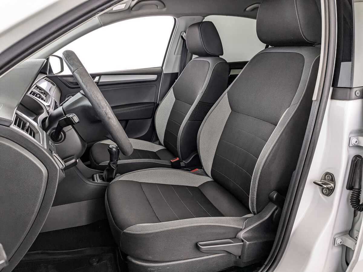 Skoda Rapid с пробегом — 2019 год. Фото: #15