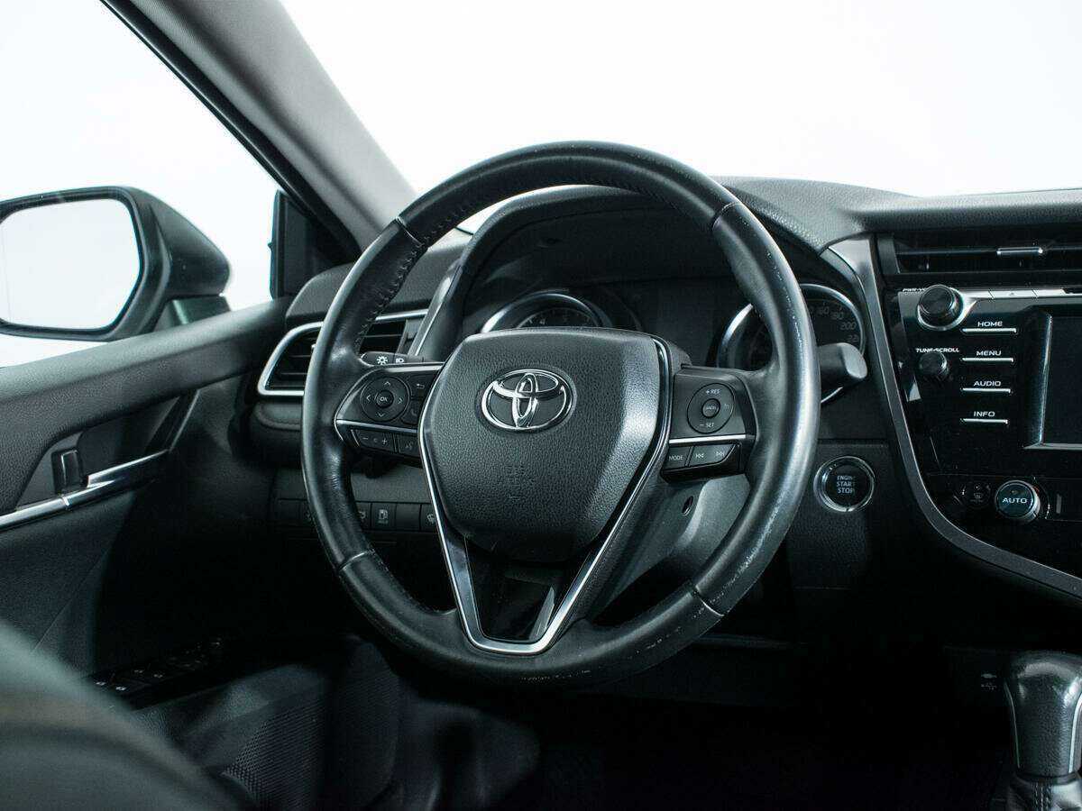 Toyota Camry с пробегом — 2020 год. Фото: #13