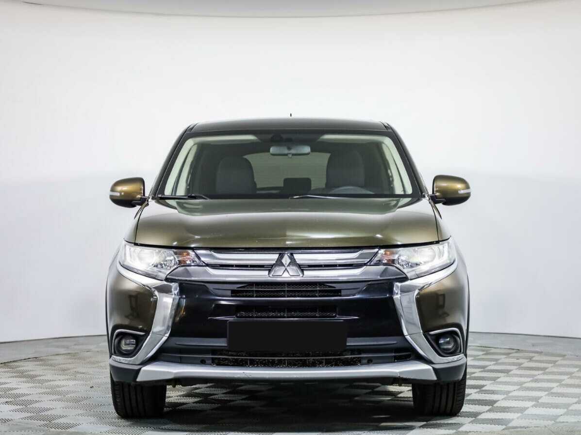 Mitsubishi Outlander с пробегом — 2015 год. Фото: #0